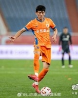 山东泰山球员买乌郎·米吉提租借至青岛海牛