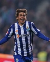 英媒：阿森纳曼城曼联有意波尔图新星莫拉，解约金条款7000万欧