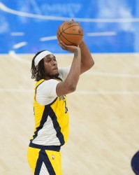 比肩詹杜！特纳生涯得到1000+盖帽750+三分且出场数少至少400场