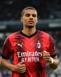 米体：佳夫也拒绝加盟水晶宫，决意留在米兰证明自己